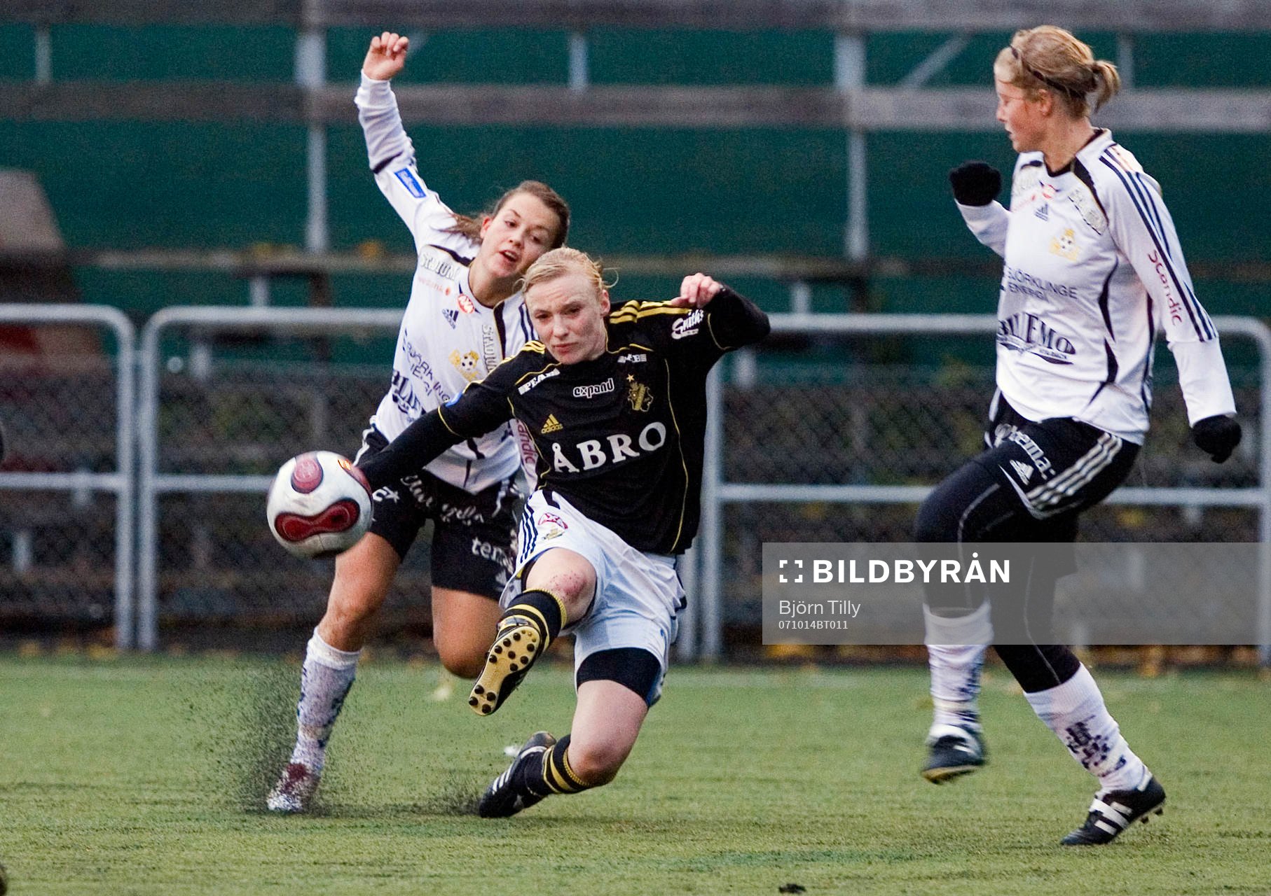 Linn Fors, Bälinge, Sofia Simonsson, AIK och Lina