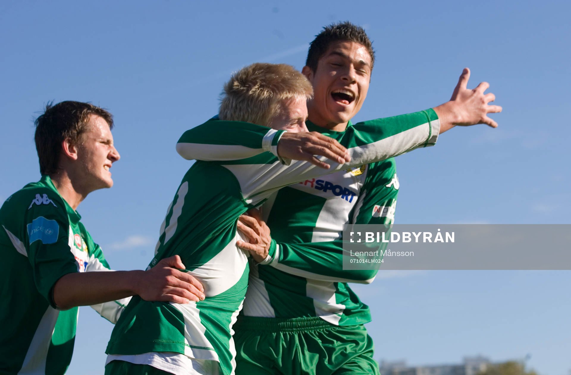 nr. 10 i Hammarby har kvitterat och jublar. Jubel