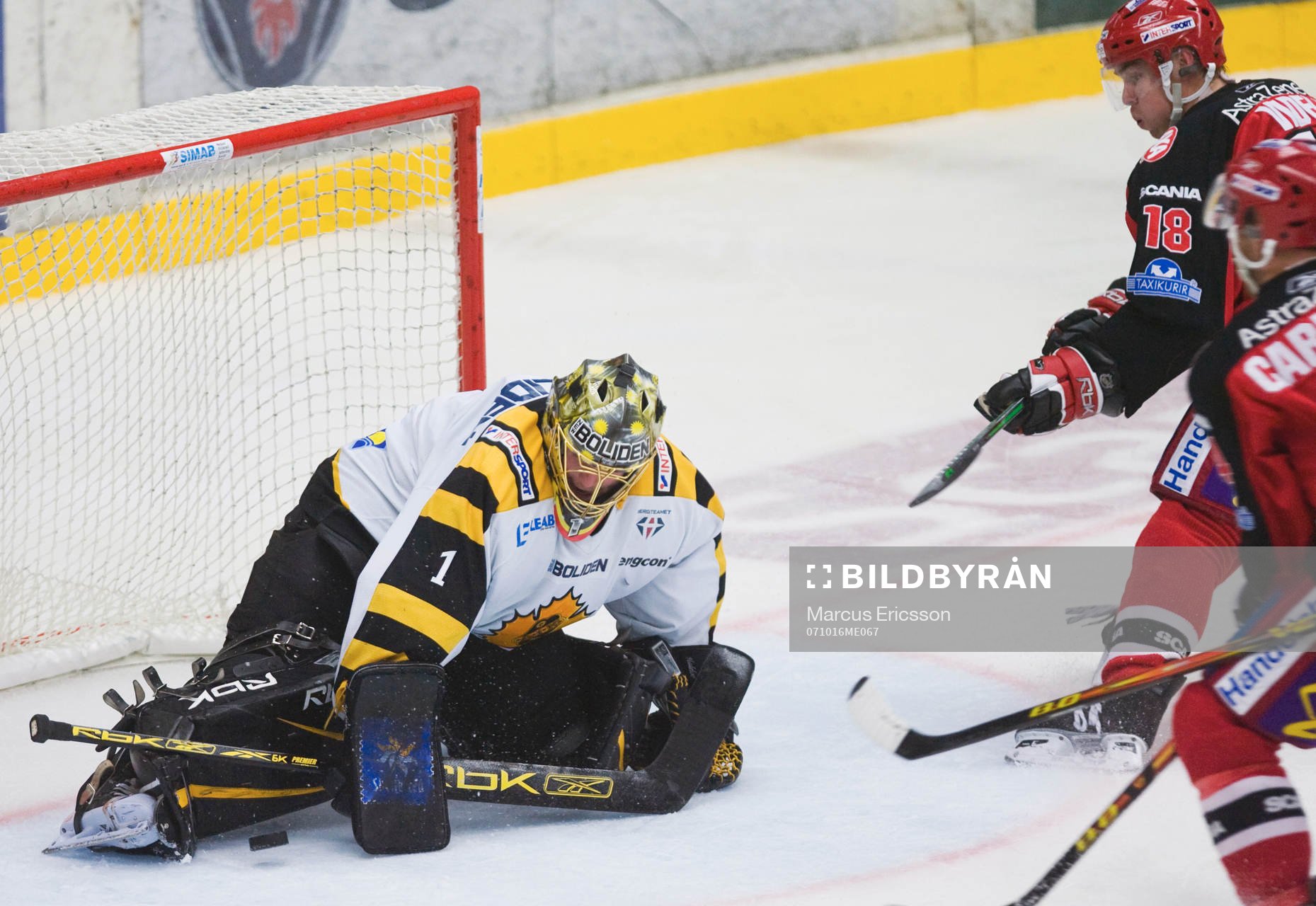 Andreas Hadelöv, målvakt, Skellefteå, stoppar ett