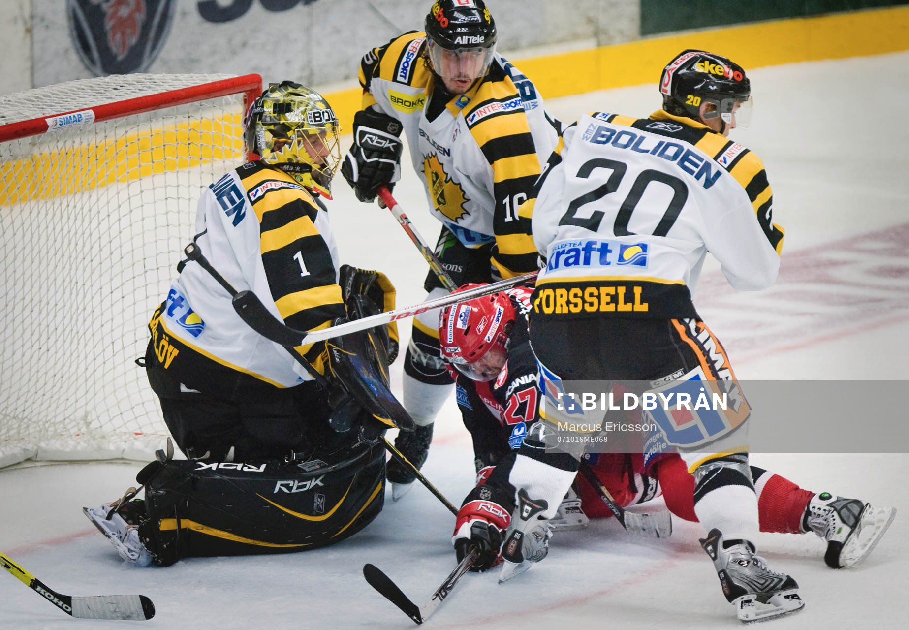 Tar tvärstopp för Ragnar Karlsson, Södertälje, framför