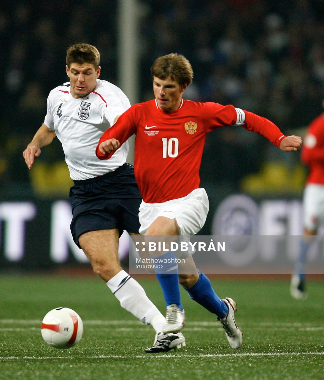 Steven Gerrard  och Andrei Arshavin