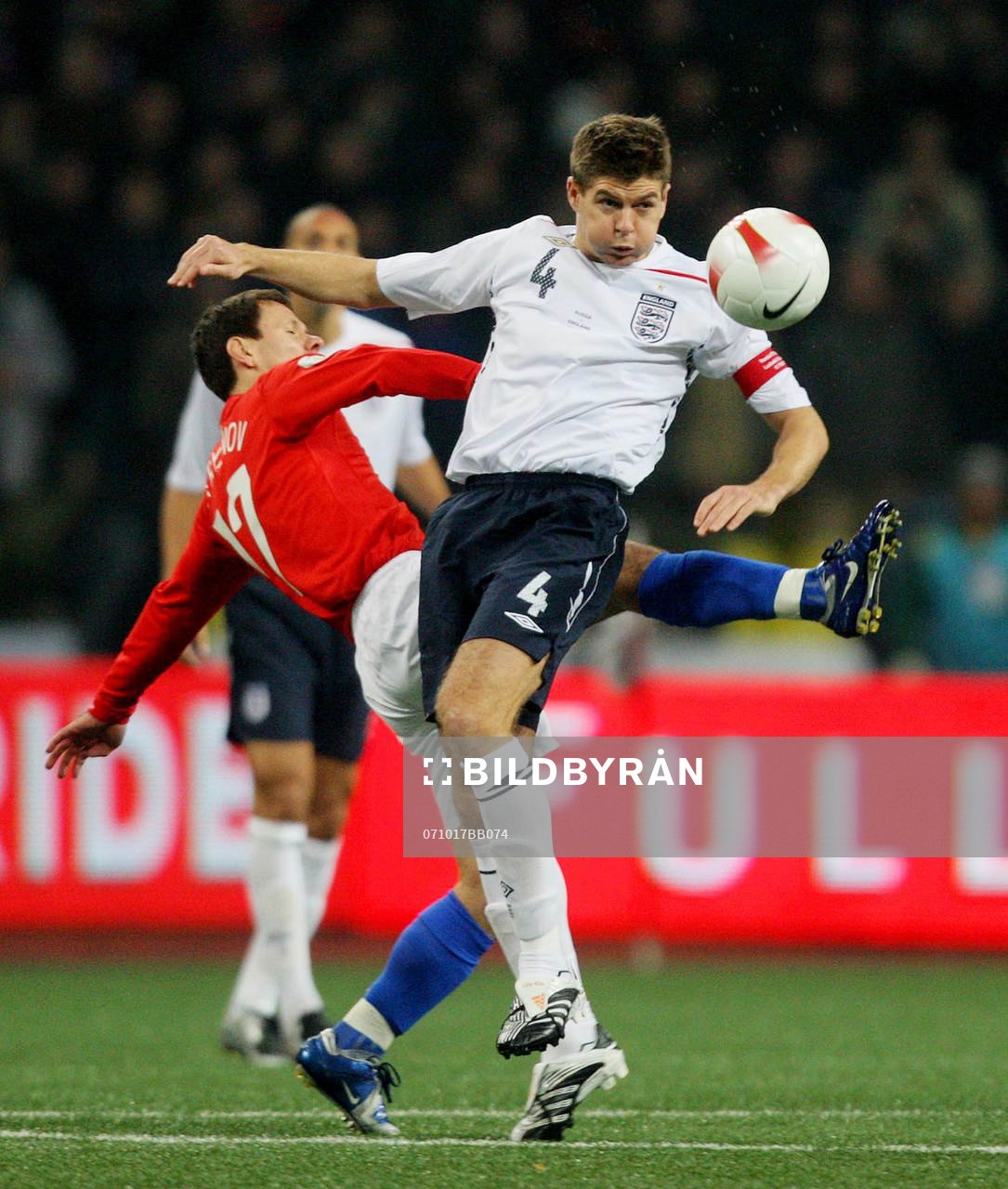 Konstatin Zyrianov och Steven Gerrard