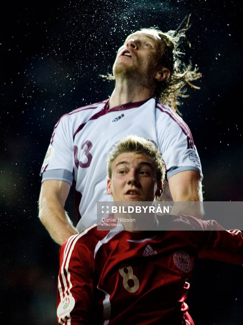 Nicklas Nendtner, Danmark och Kaspars Gorkss, Lettland i en