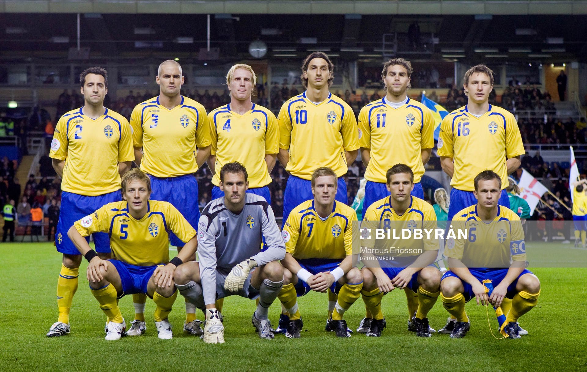  bakre raden frv; Matias Concha, Olof Mellberg, Petter Hansson, Zlatan Ibrahimovic, Johan Elmander, Kim Källström.