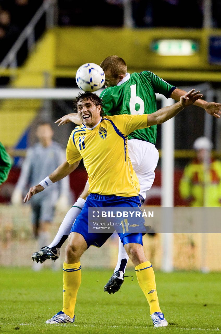 Johan Elmander, Sverige och David Healy, Nordirland