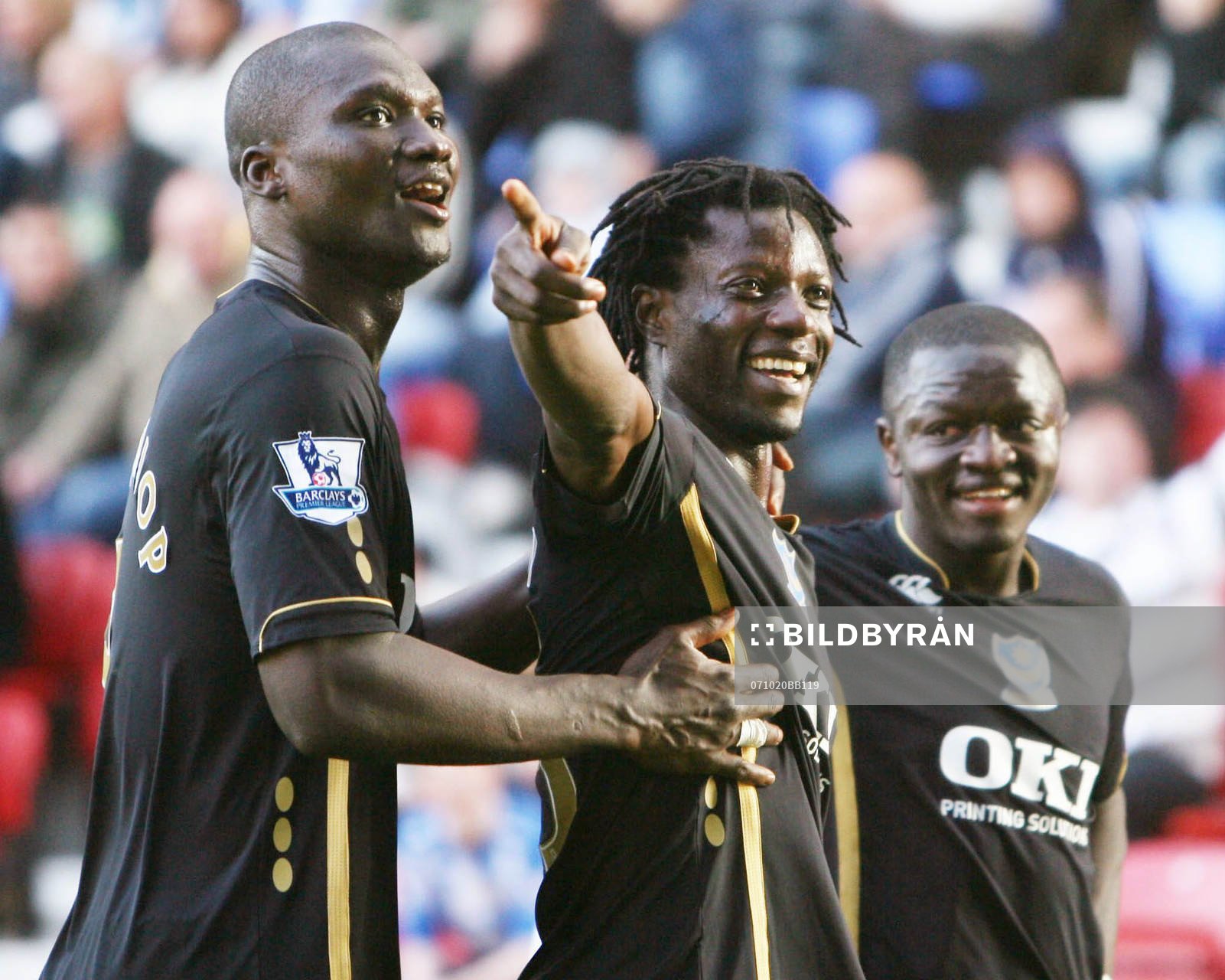 Benjani Mwaruwari, Sulley Muntari och Papa Bouba Diop, jubel