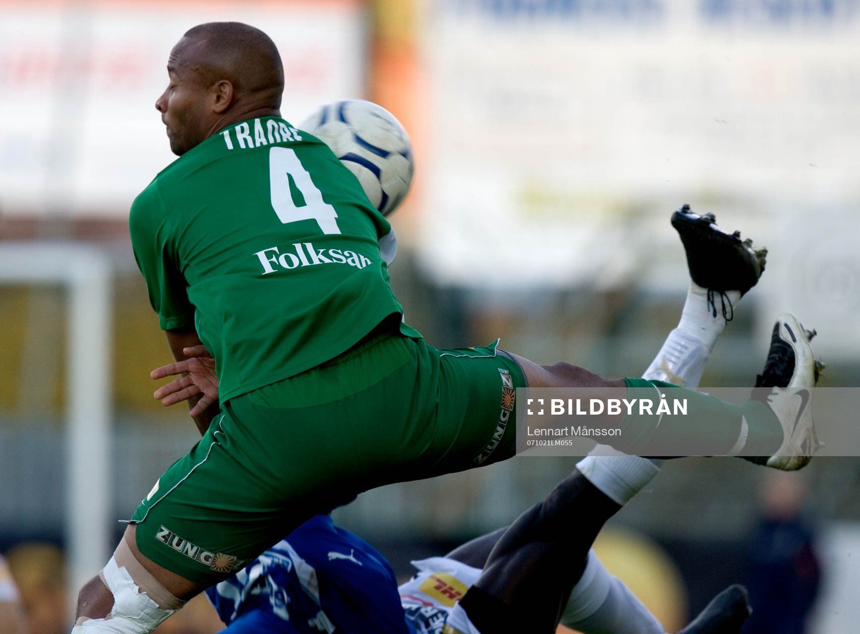 Christian Traoré i luftduell