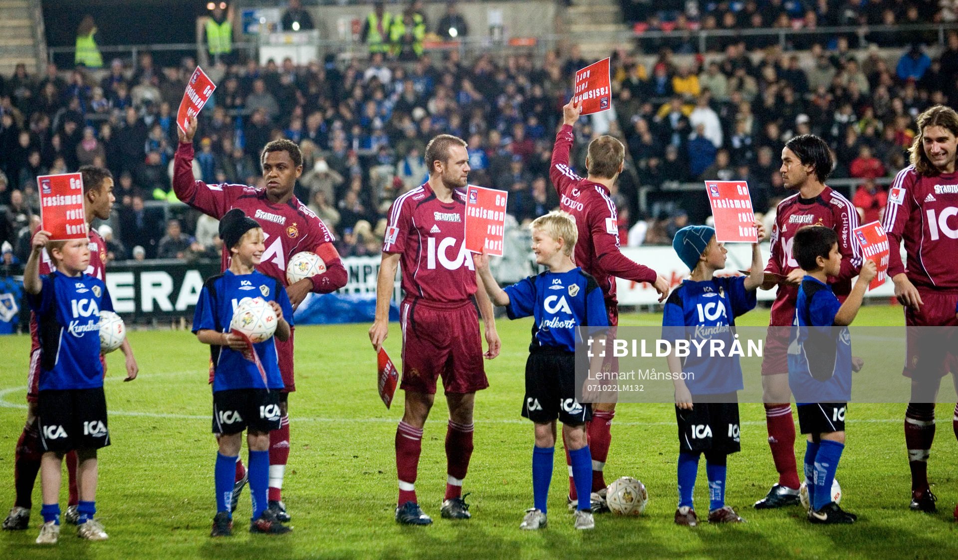 Kampanjen Ge rasismen rött kort