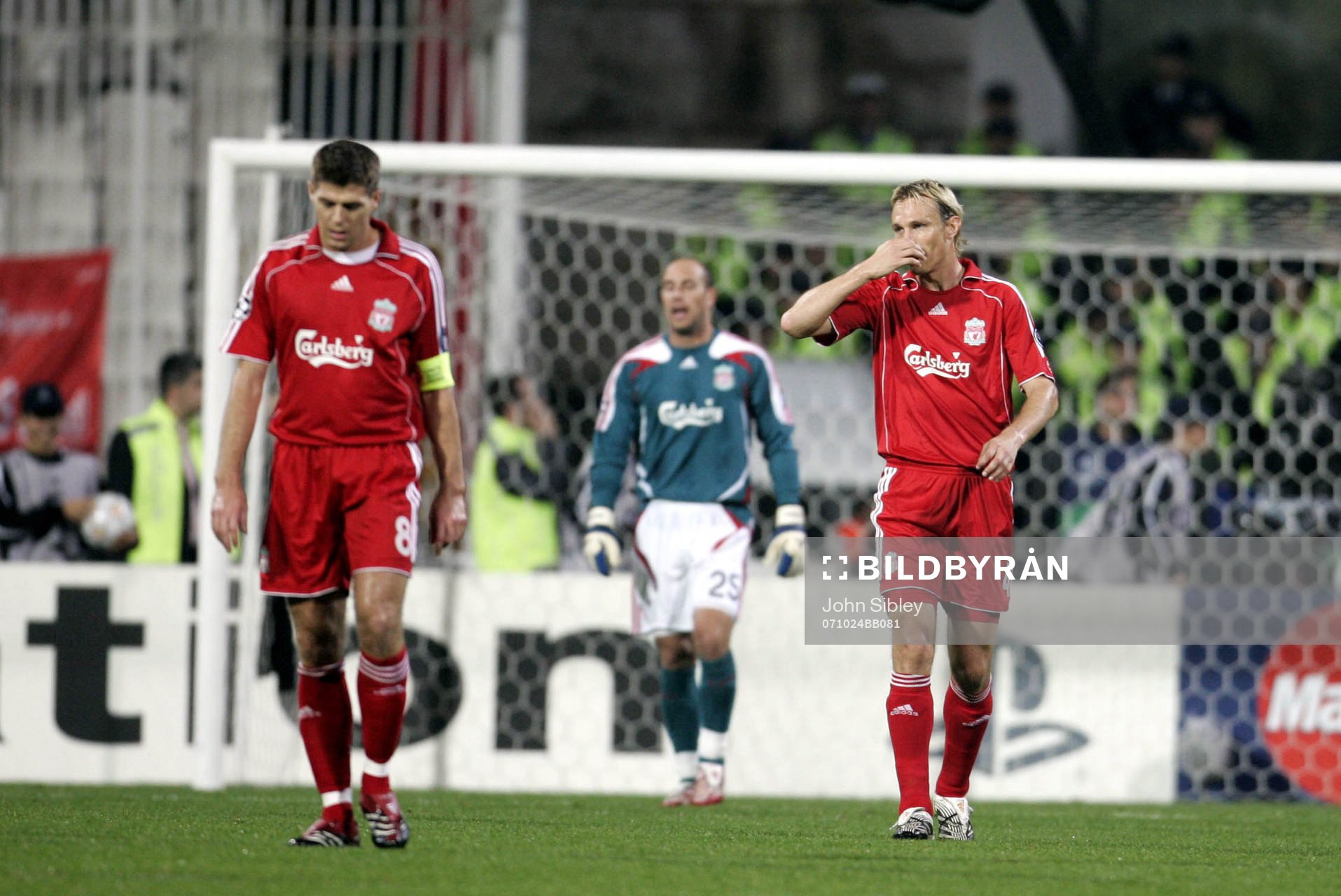 Steven Gerrard och Sami Hyypia, Liverpool, depp