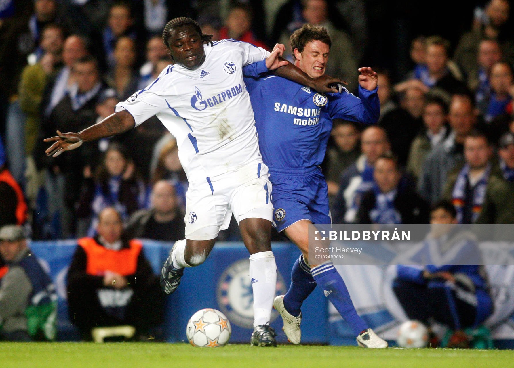  Gerald Asamoah och Wayne Bridge.