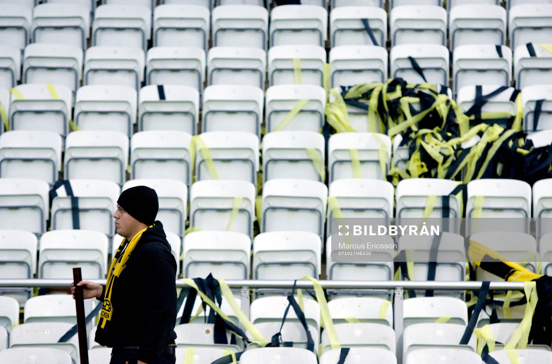 Deppiga fans, Getingar