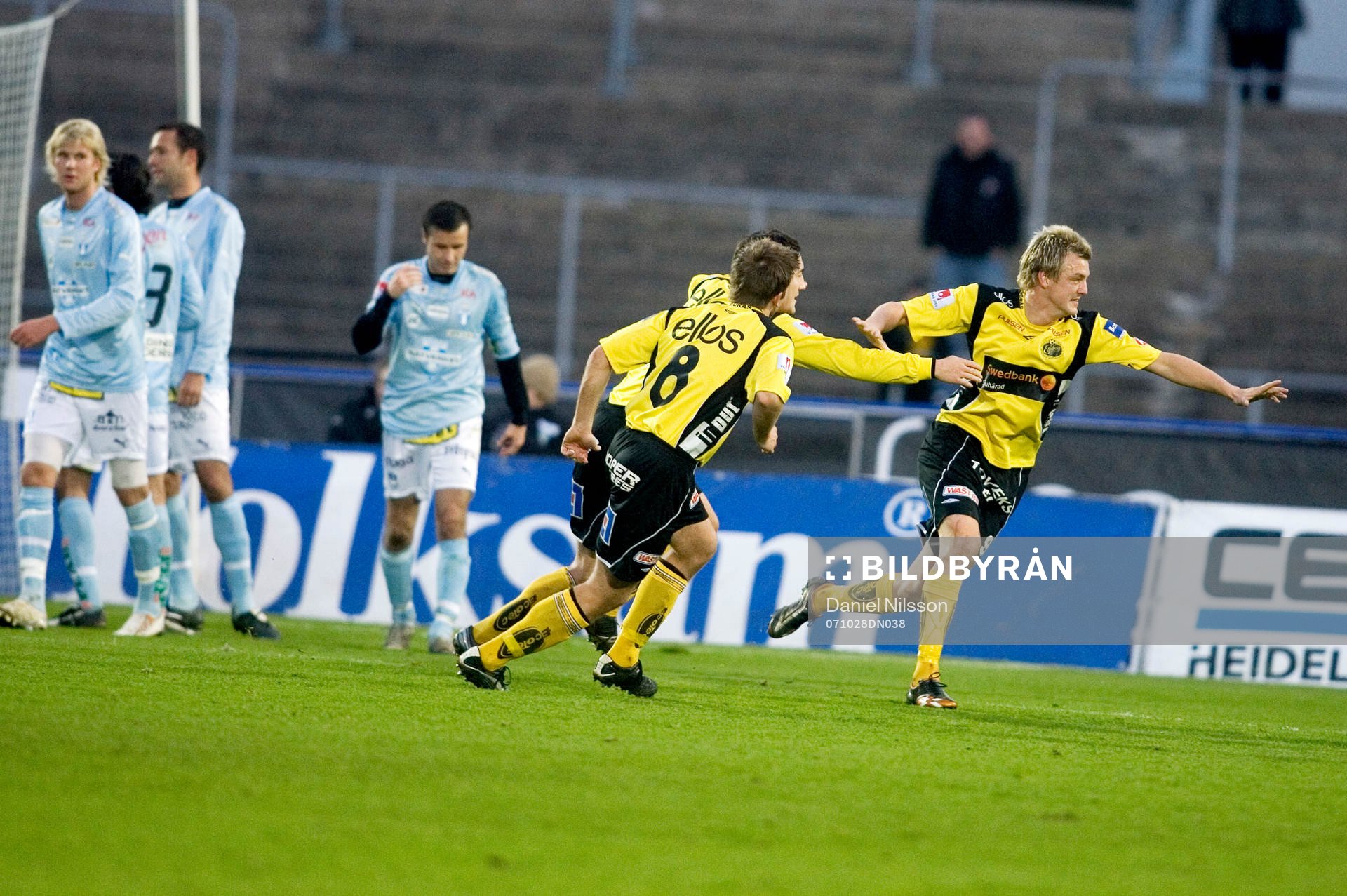Mathias Svensson, Elfsborg satte en frispark i krysset.
