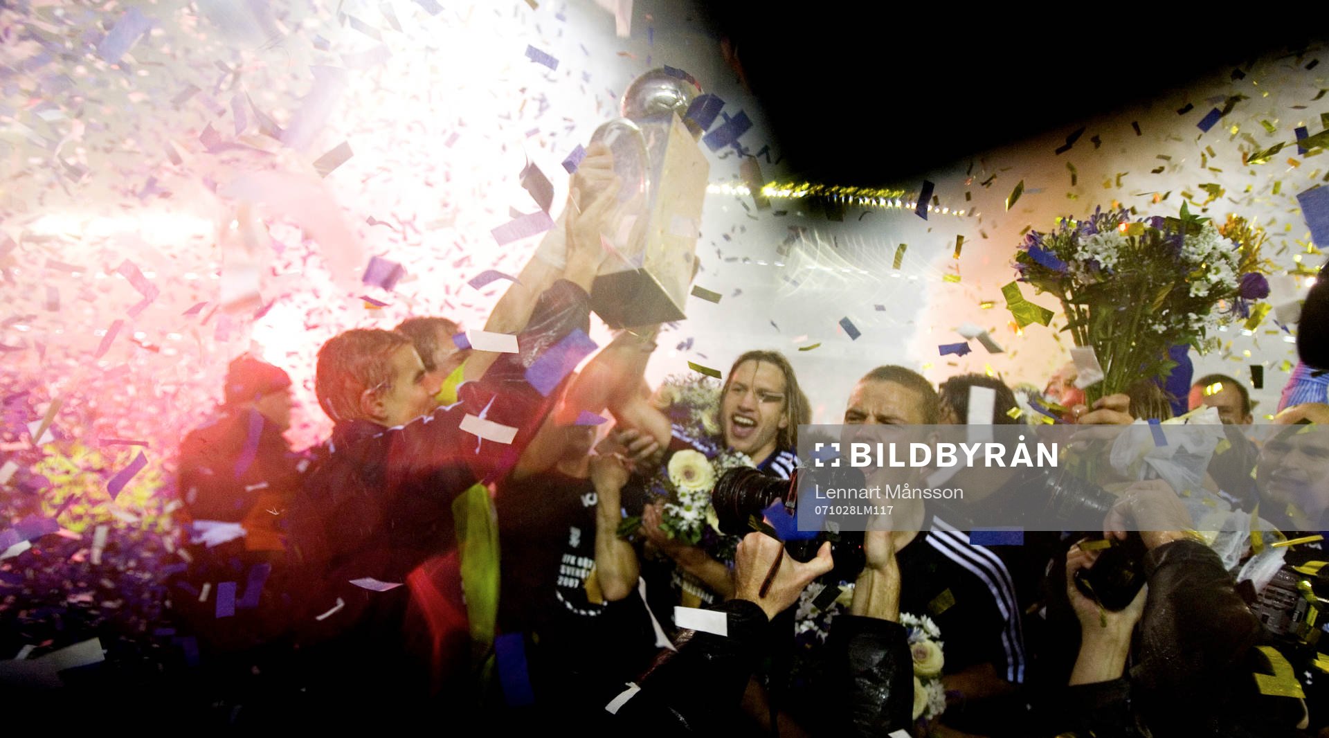  SM-guld, folkhav, Ullevi invaderat, SM-buckla, Lennart Johanssons pokal, guldyra. Svenska Mästare.