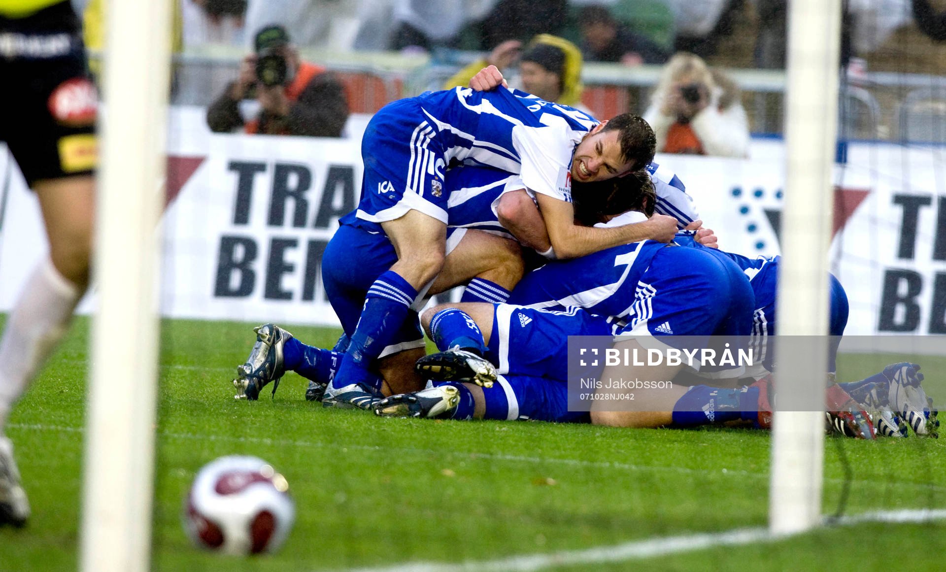 Stefan Selakovic och en hög spelare, Göteborg, jubel