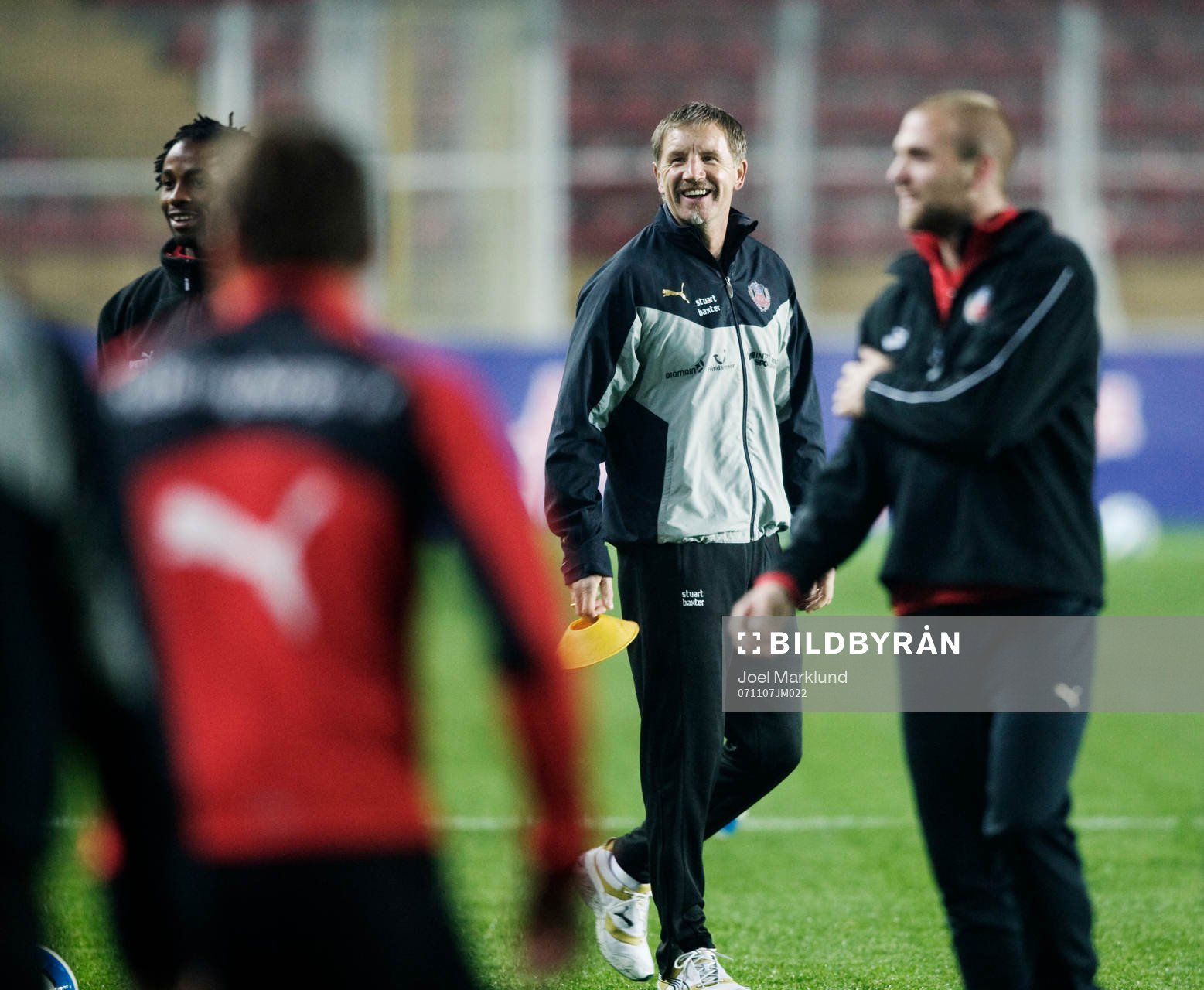 Stuart Baxter, tränare Helsingborg, log med spelarna