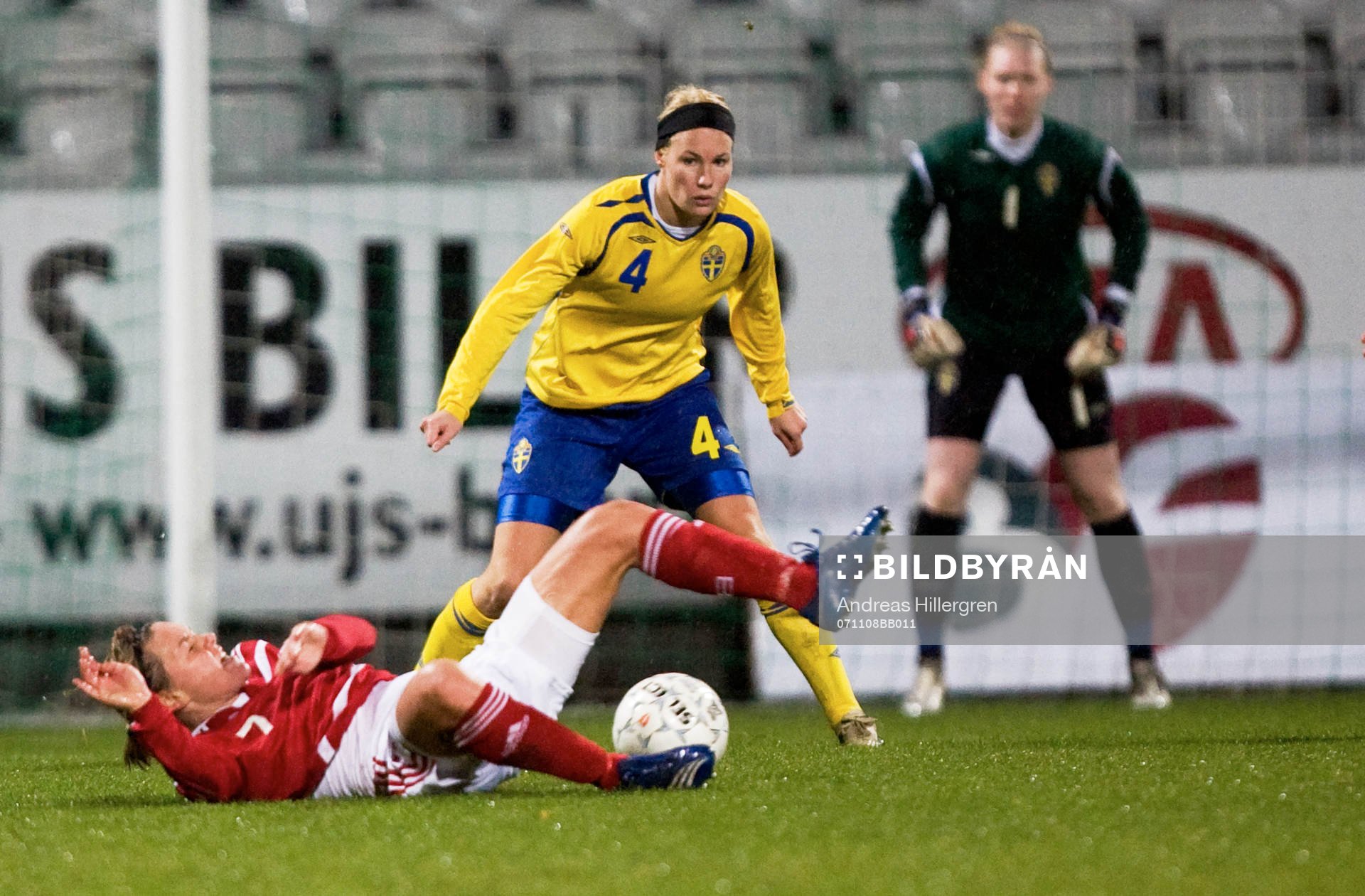 Cathrine Paaske Sørensen och Danmark  föll mot Sverige och Hanna Marklund.