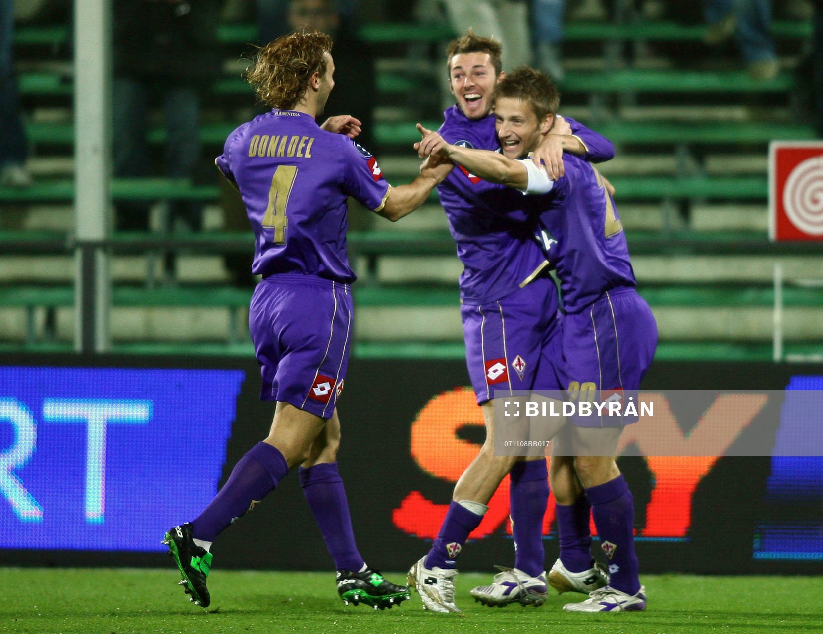  JORGENSEN, BALZARETTI och DONADEL, jubel.