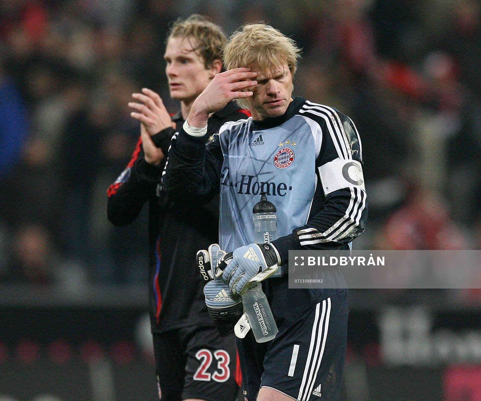 Marcell Jansen och Oliver Kahn, målvakt