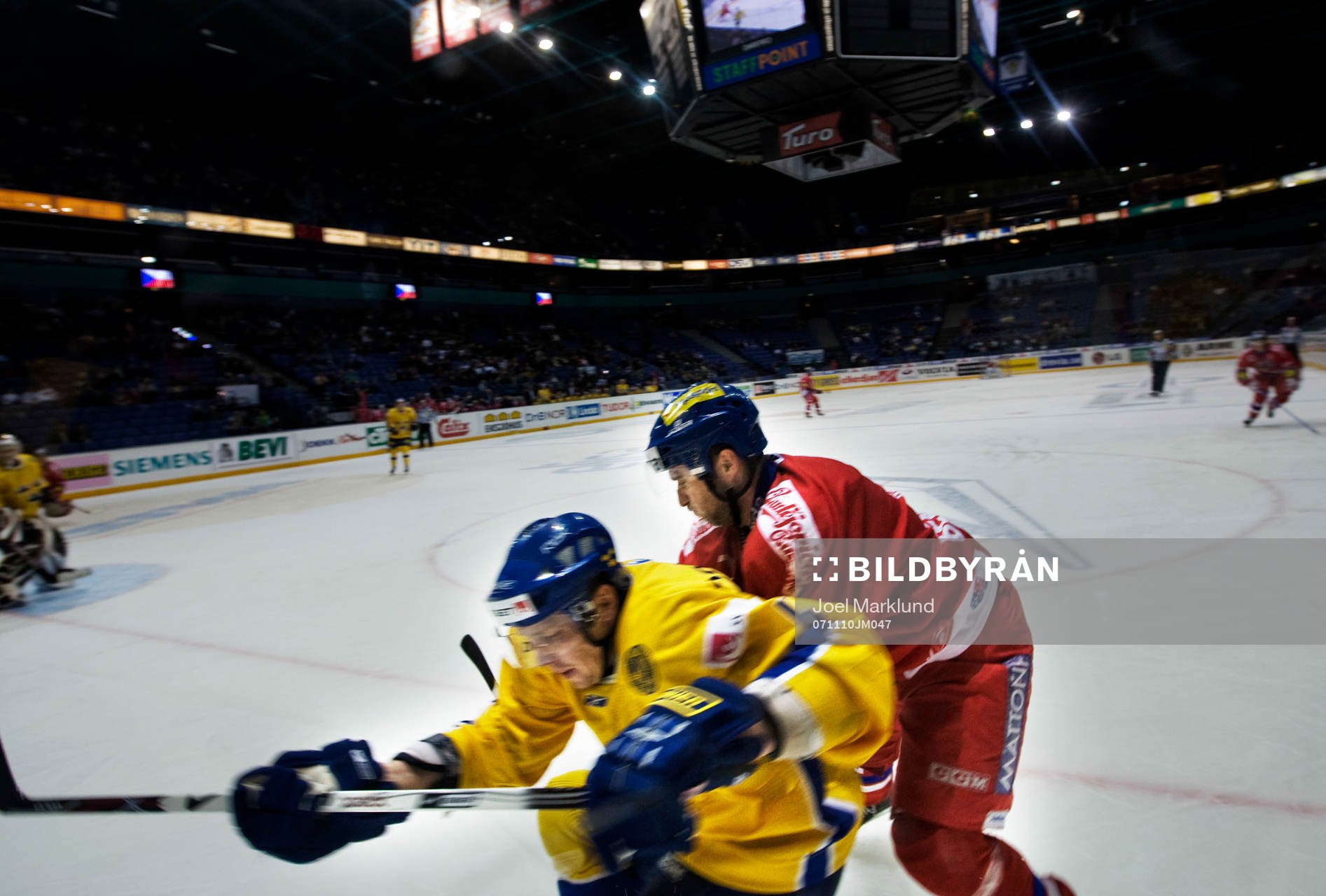 Fredrik Lindgren, Sverige, tacklas