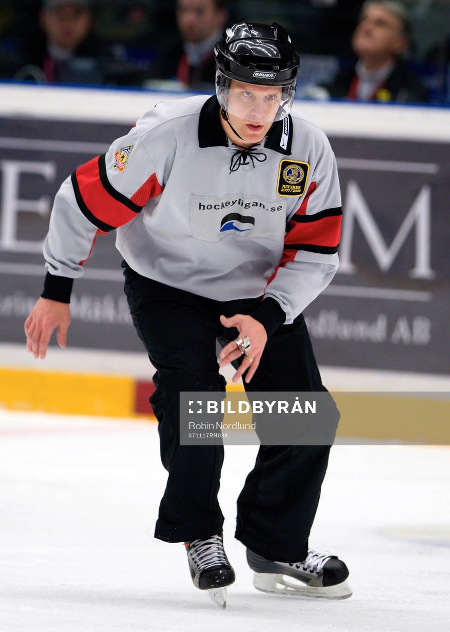 Mikael Lindqvist, domare
