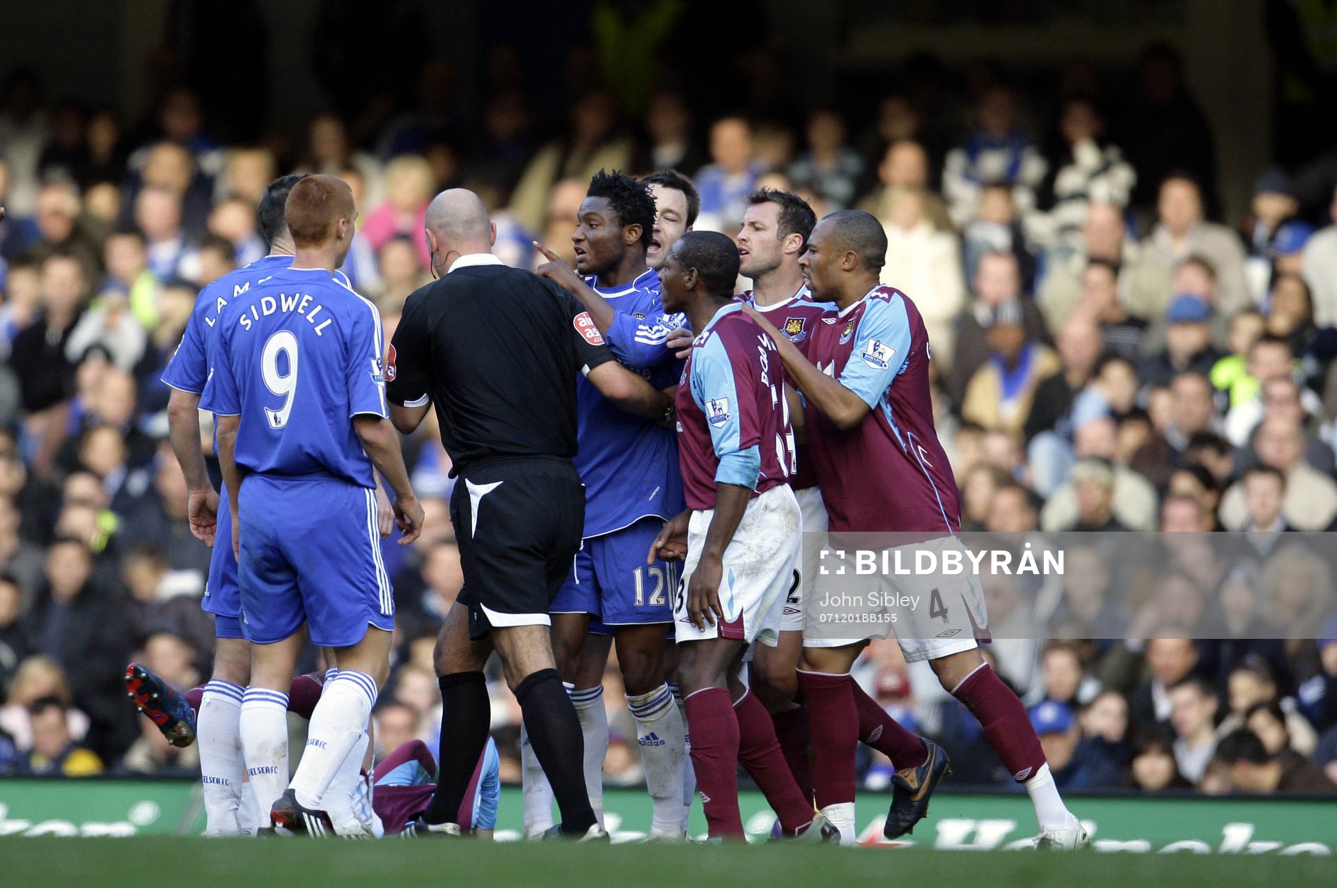 John Obi Mikel, Chelsea diskuterar med domare Howard Webb