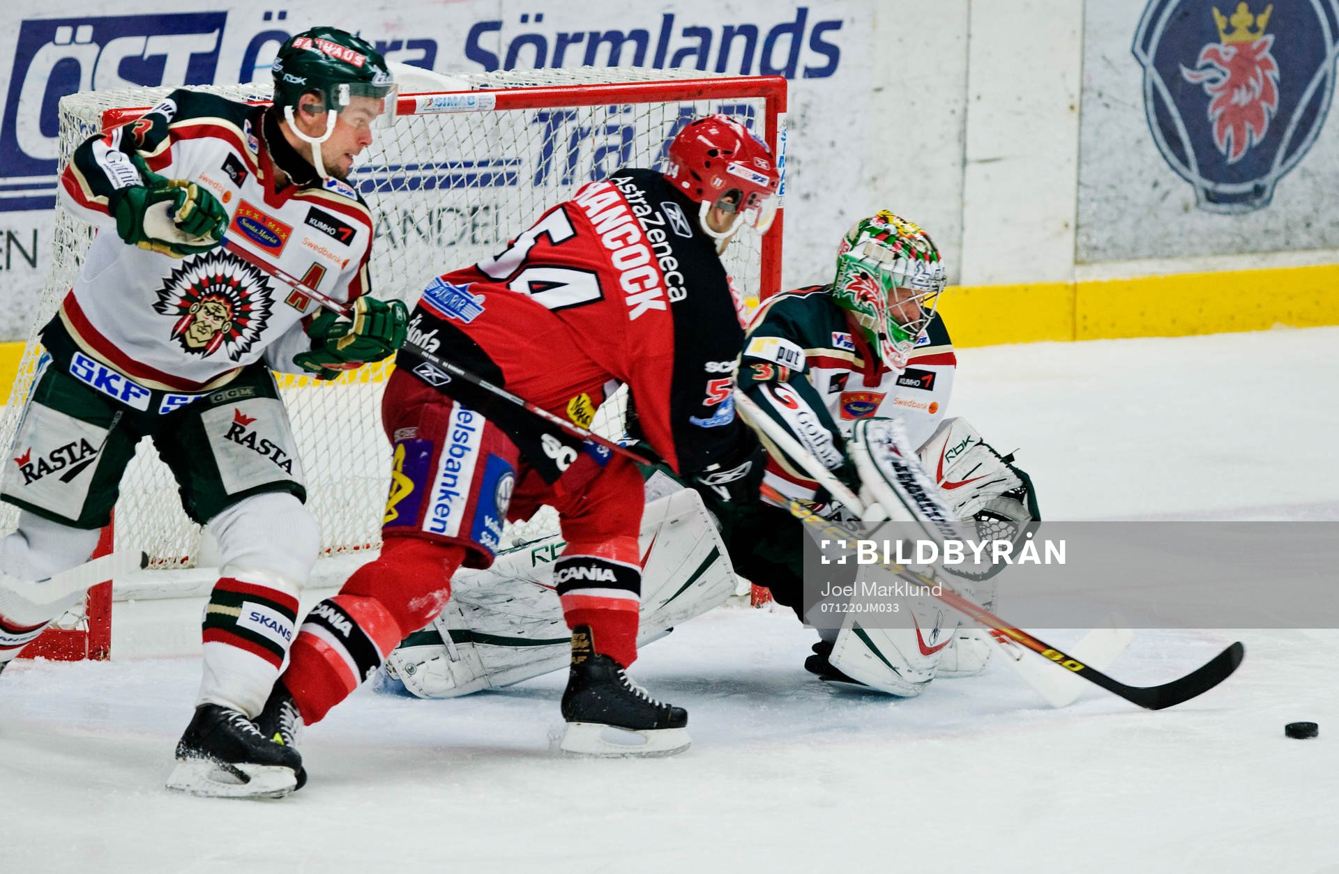Ronnie Sundin, Frölunda, hakar Quinn Hancock,