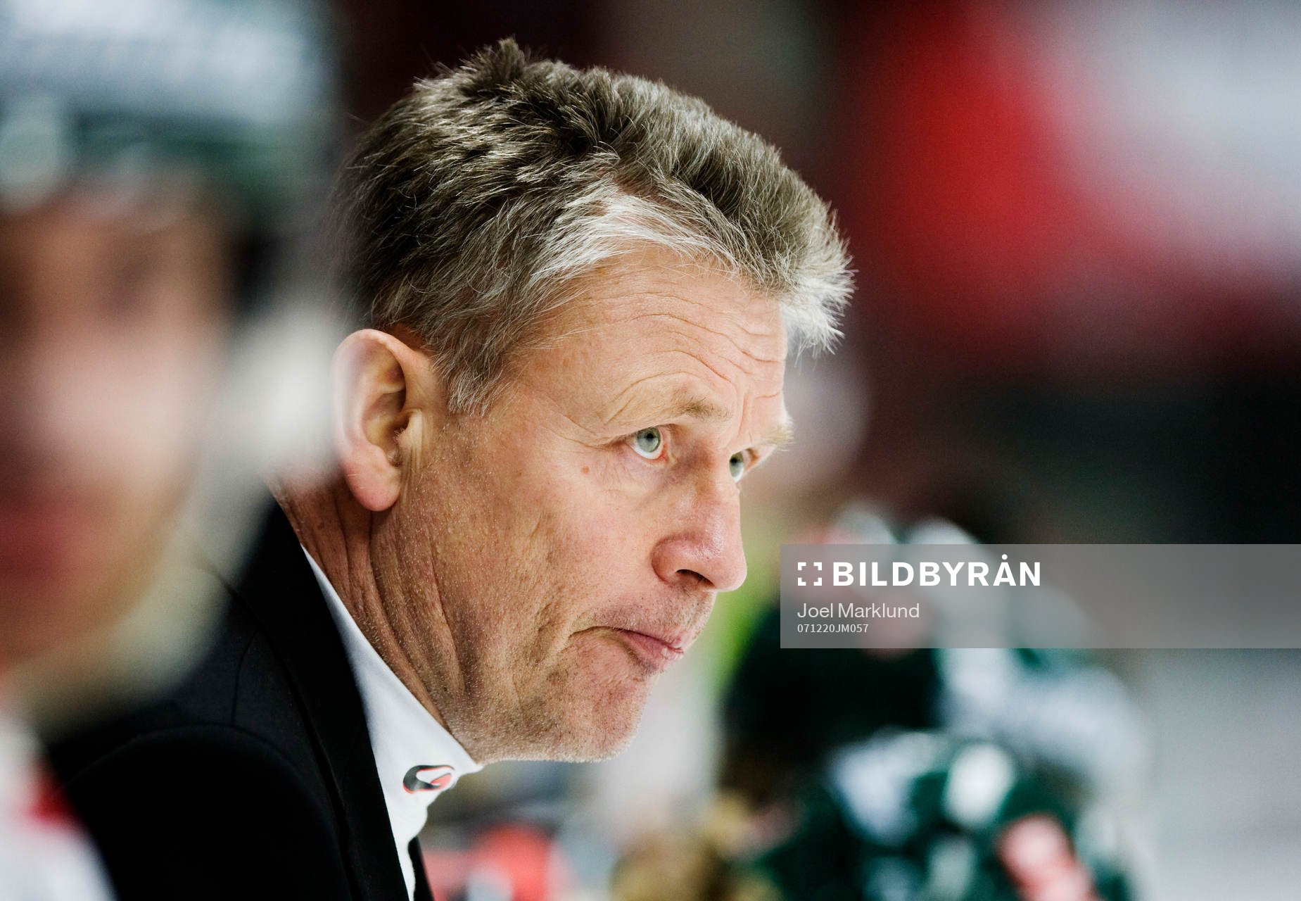 Per Bäckman, tränare, Frölunda, har en del att tänka på