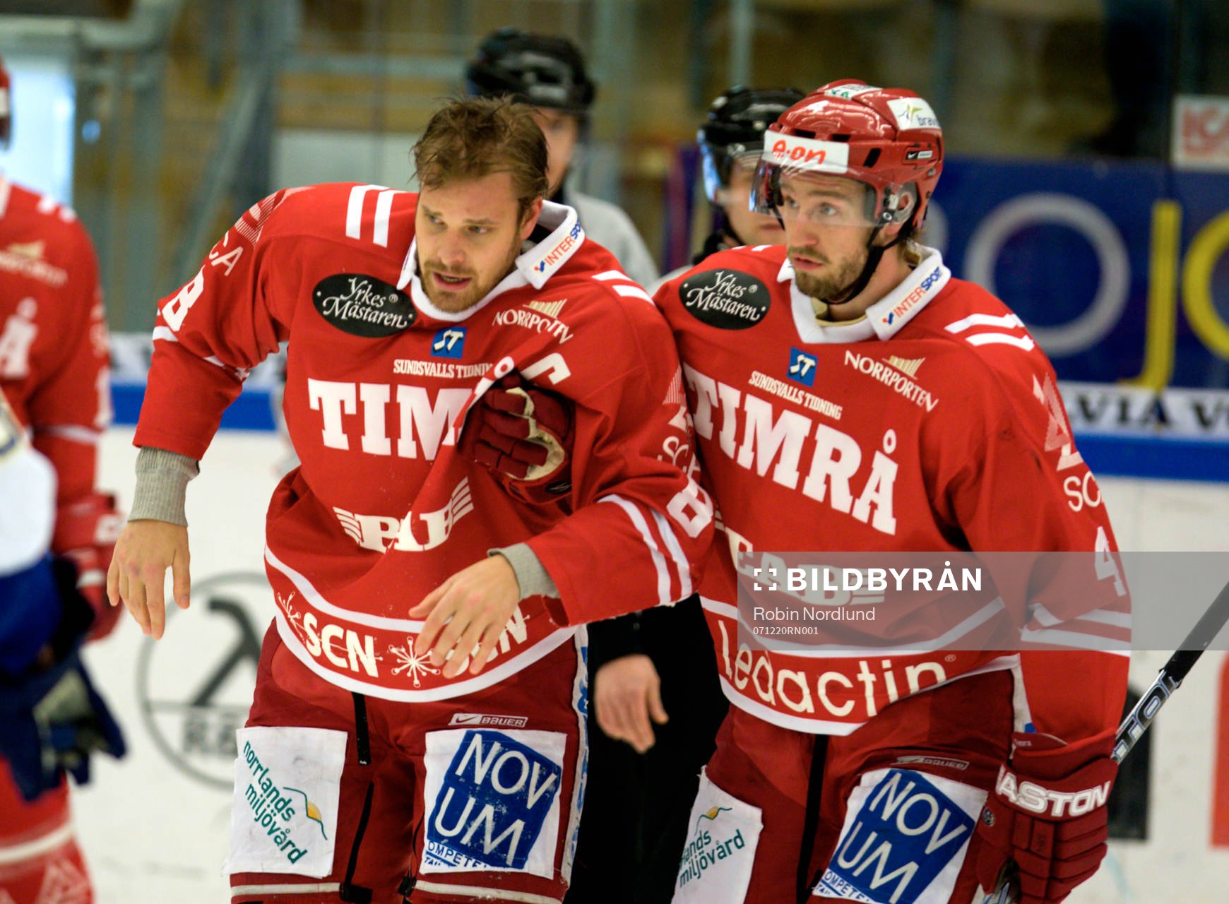 Sanny Lindström, HV71 får ledas av isen