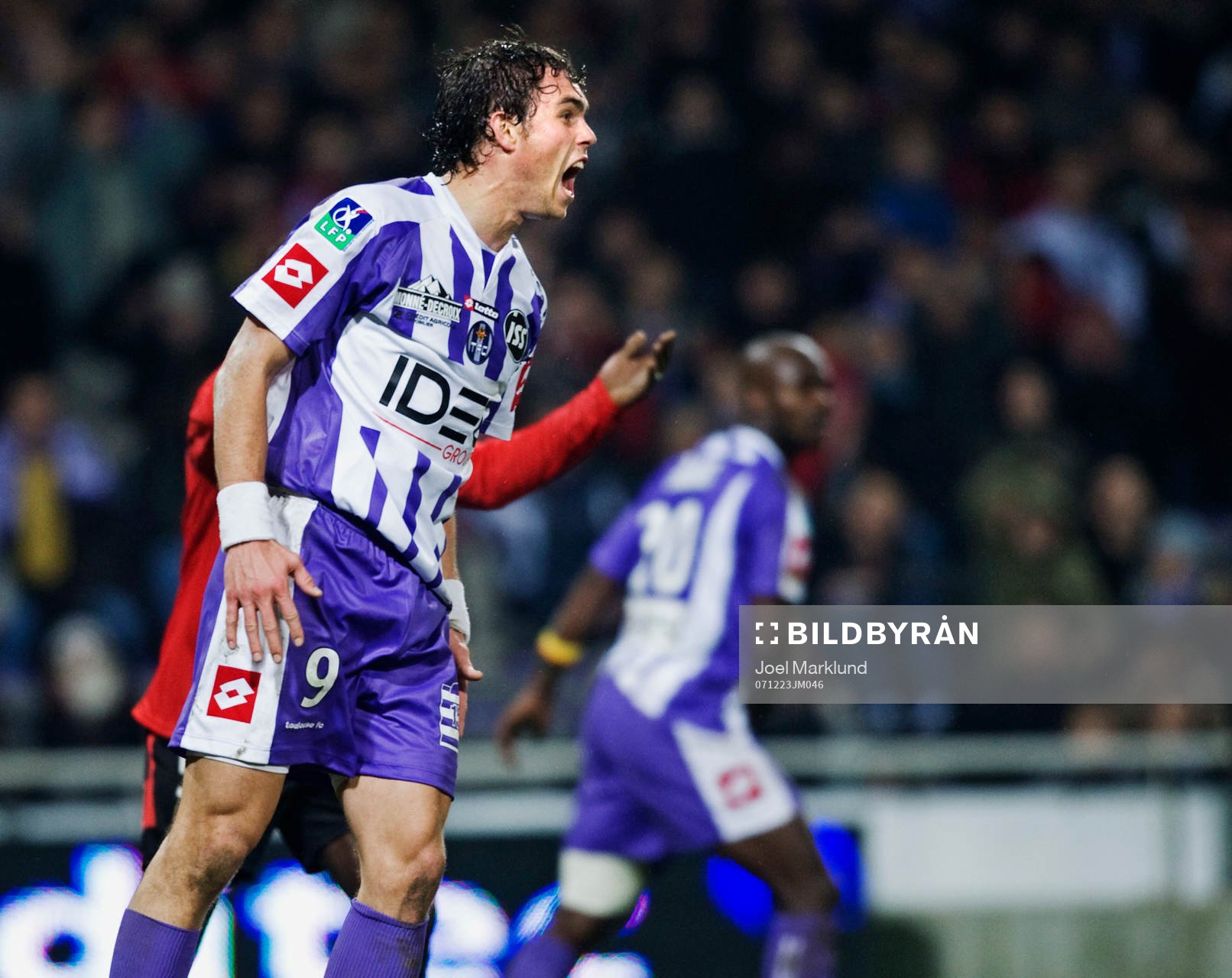 Johan Elmander skriker ut sin frustration