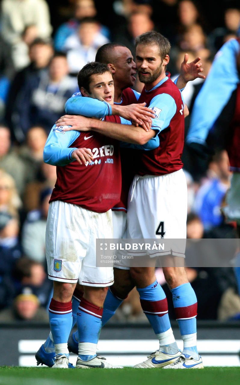 Shaun Maloney, Aston Villa, jubel med Olof Mellberg och