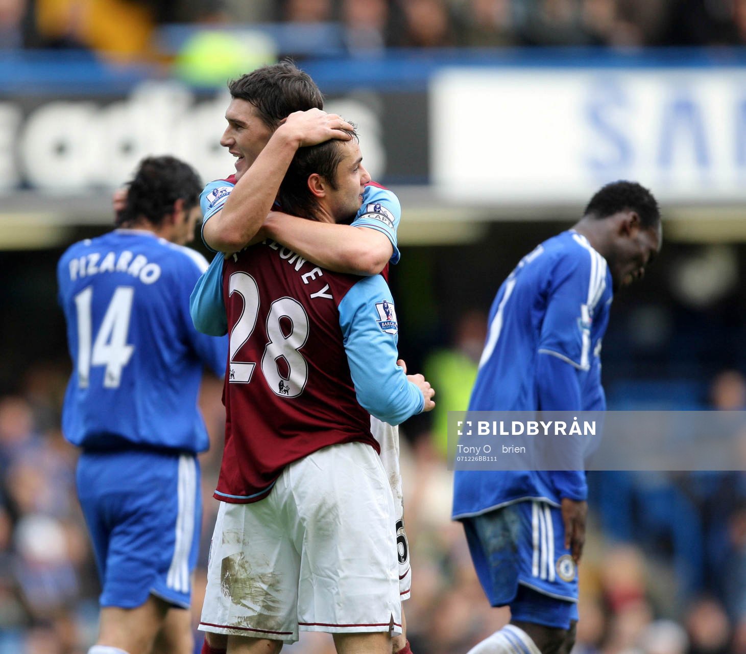  Shaun Maloney, Aston Villa jubel efter mål med Gareth Barry.