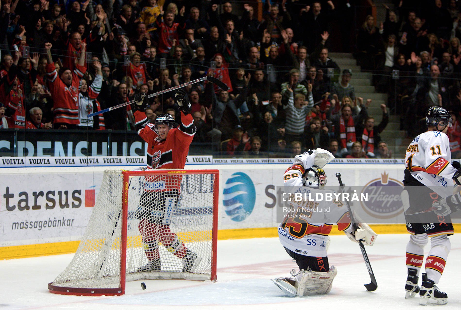 Fredrik Warg, Modo jubel när han gör 3-1