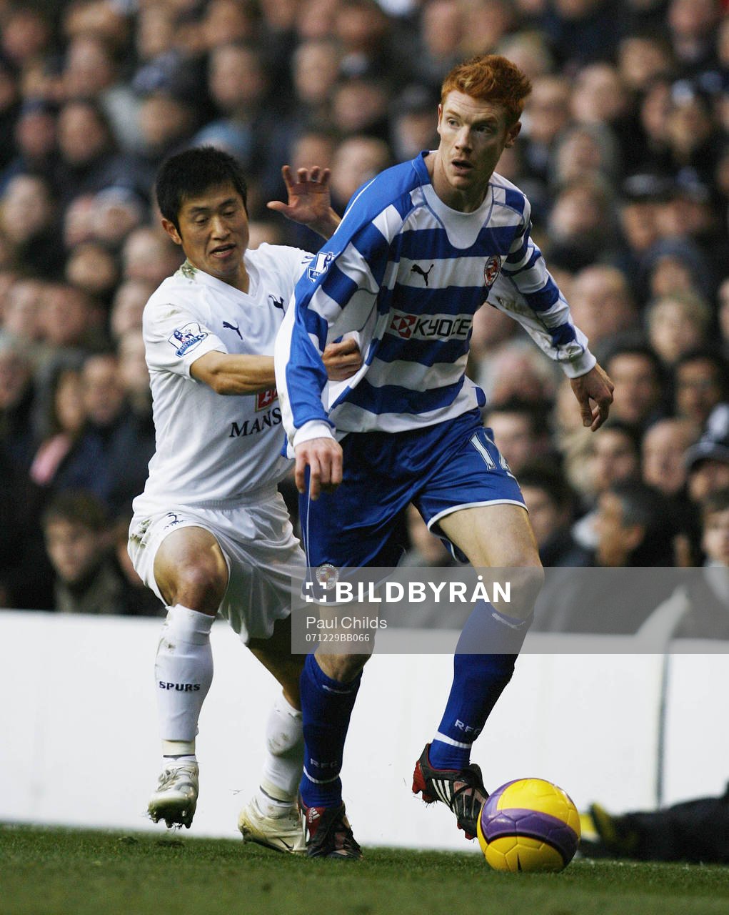 Dave Kitson och Young Pyo Lee. 