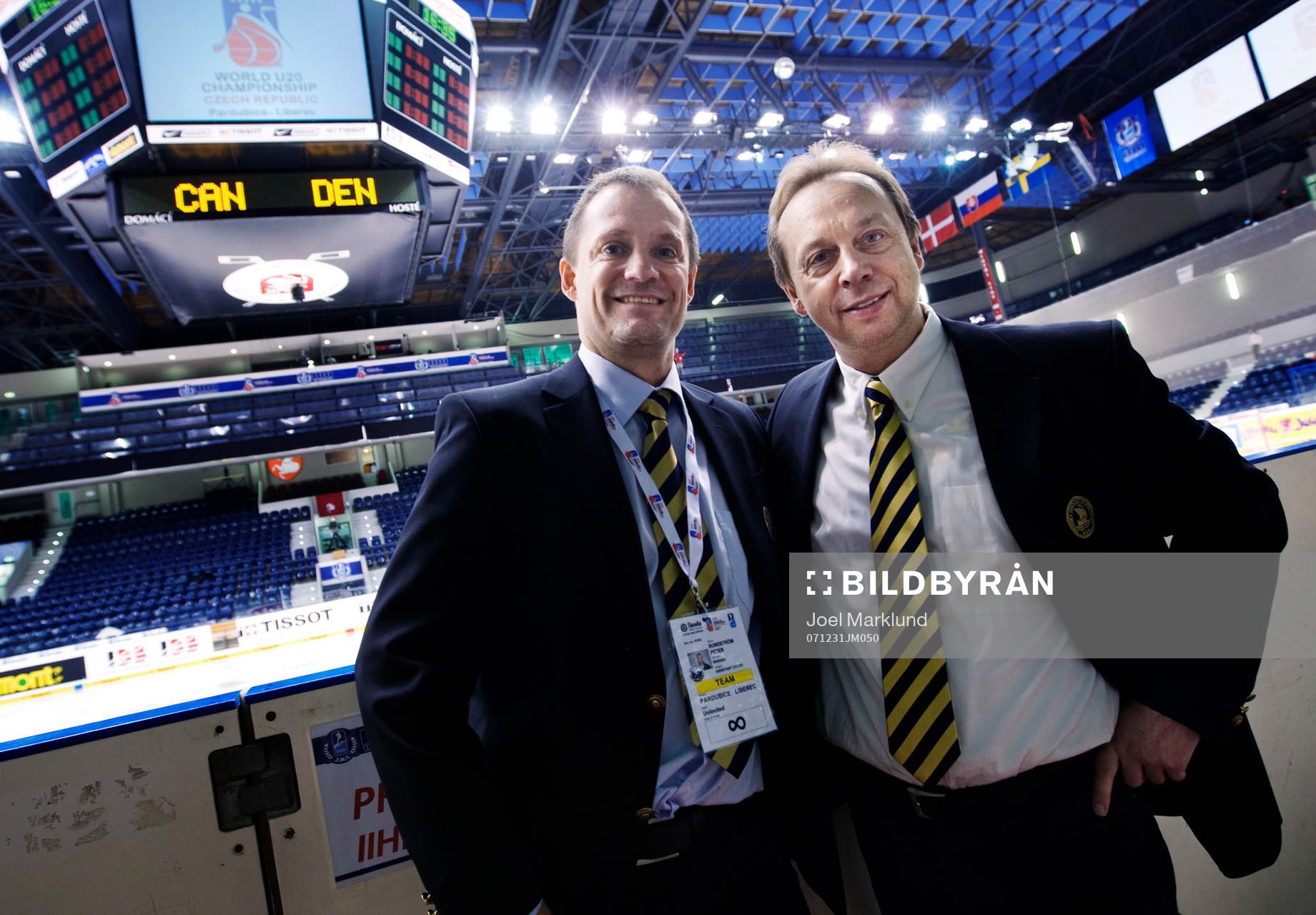 Peter Sundström och Per Mårts. Förbundskapten