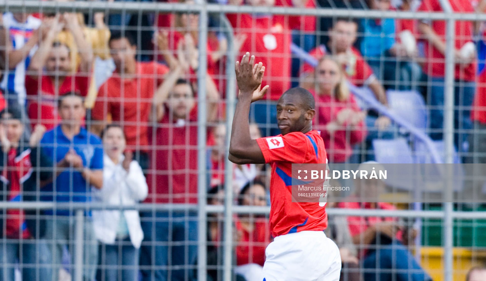  Paulo Wanchope, Costa Rica tackar för sig.