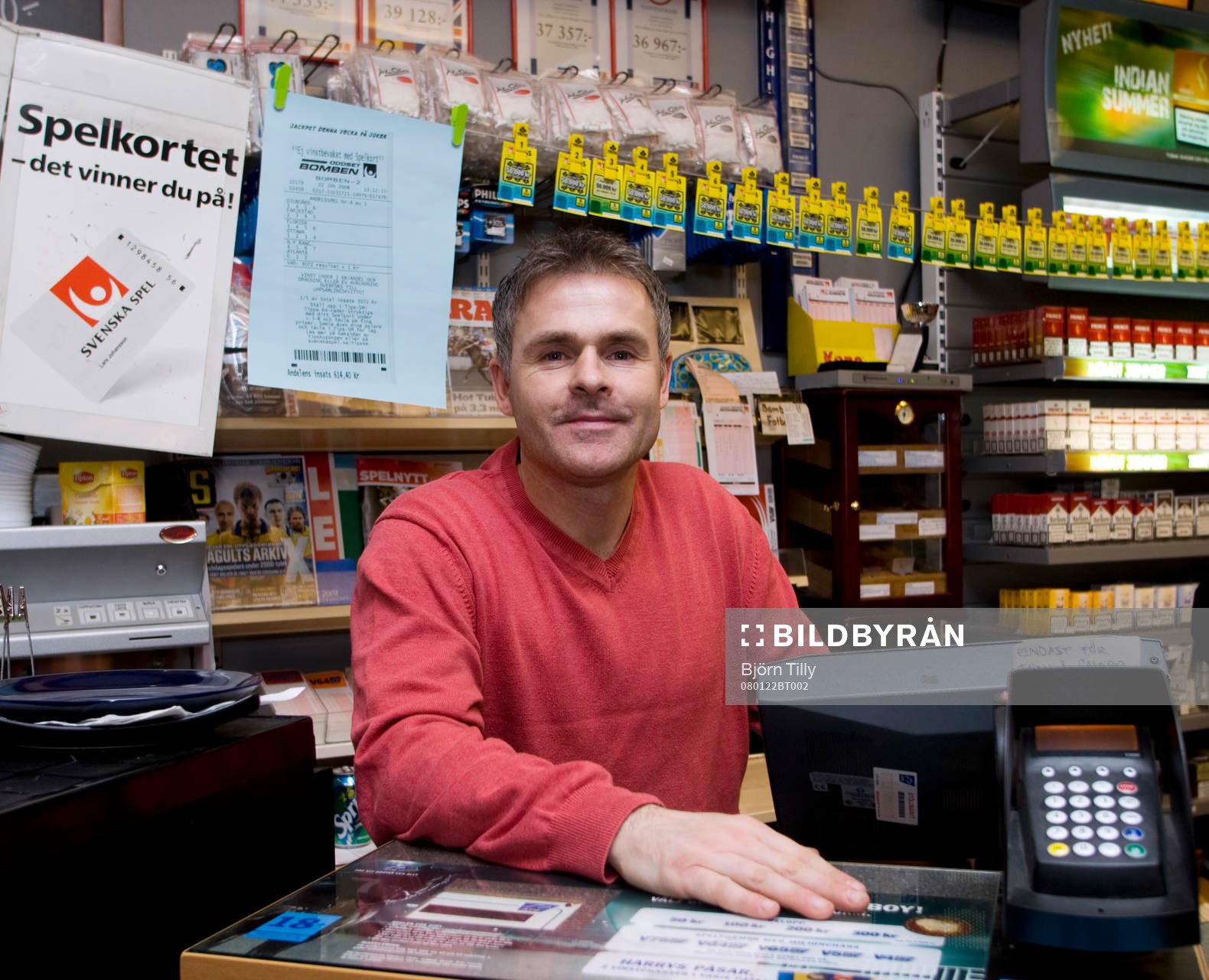 Anders Limpar i sin spelbutik i Stockholm