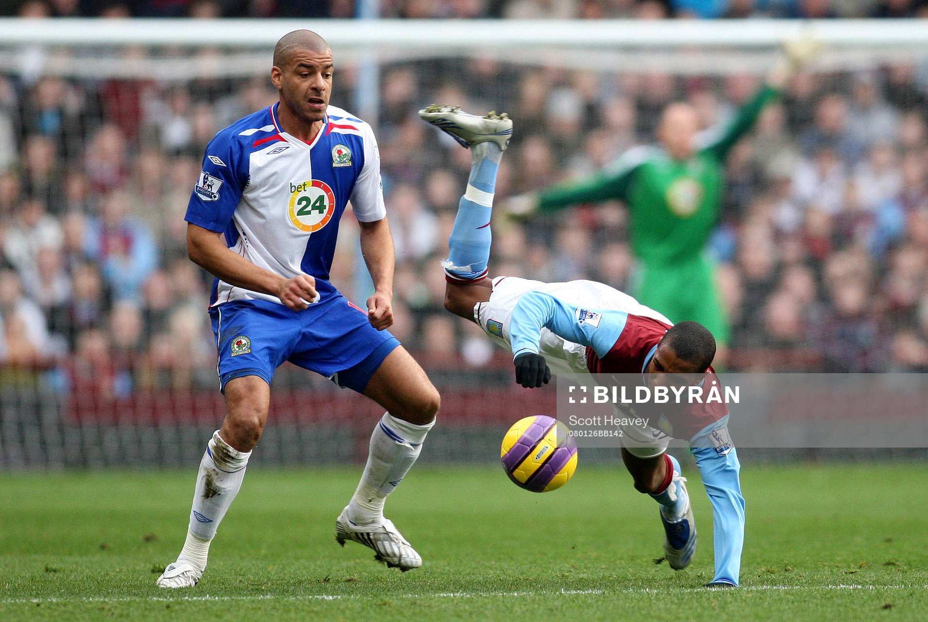 Steven Reid, Blackburn och Ashley Young, Villa