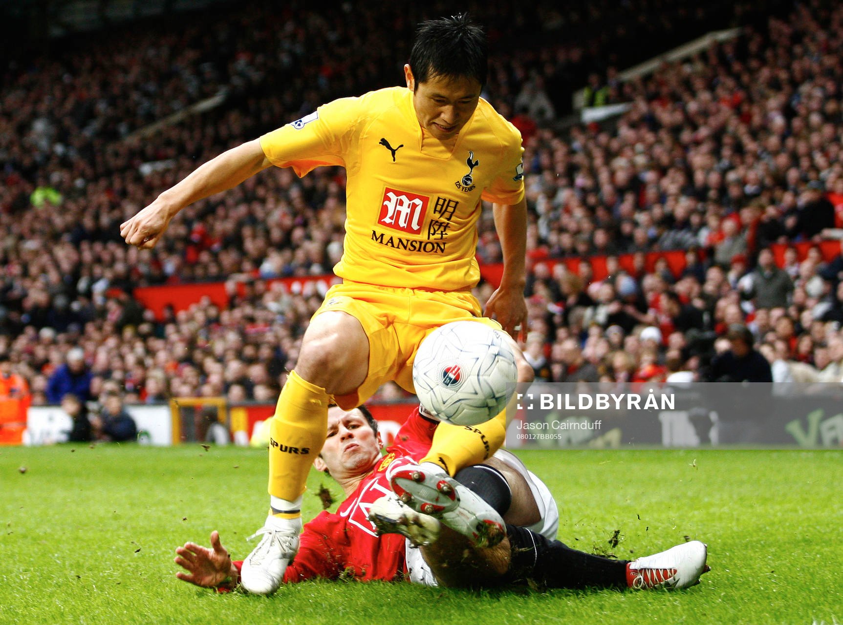 Ryan Giggs, liggande och Lee Young-Pyo