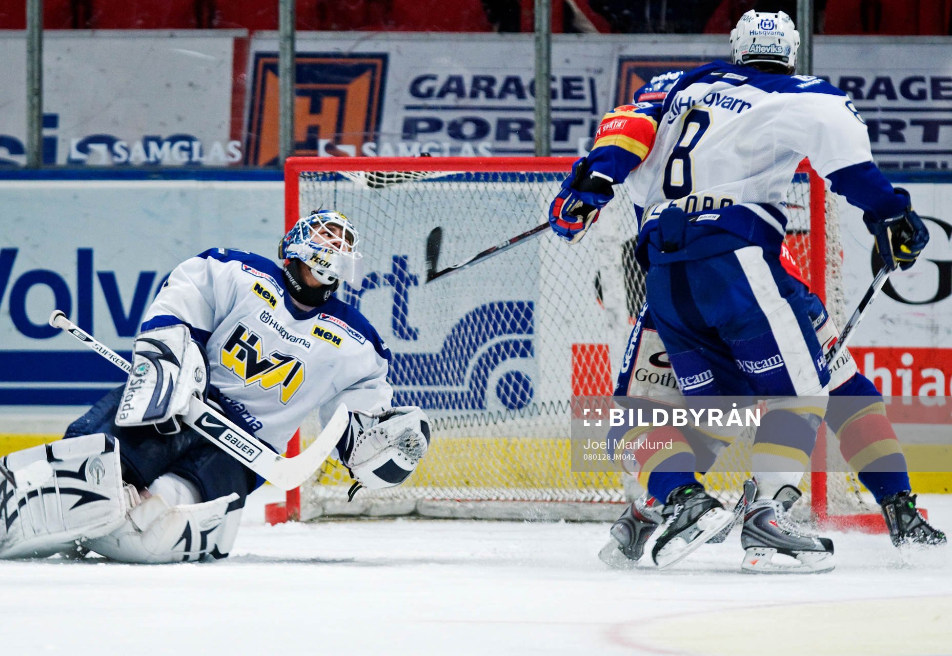 Stefan Liv, målvakt, HV71, blav påkörd av Nicklas