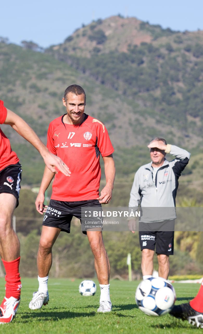 Henrik Larsson och bakom nygamle tränaren Bosse Nilsson