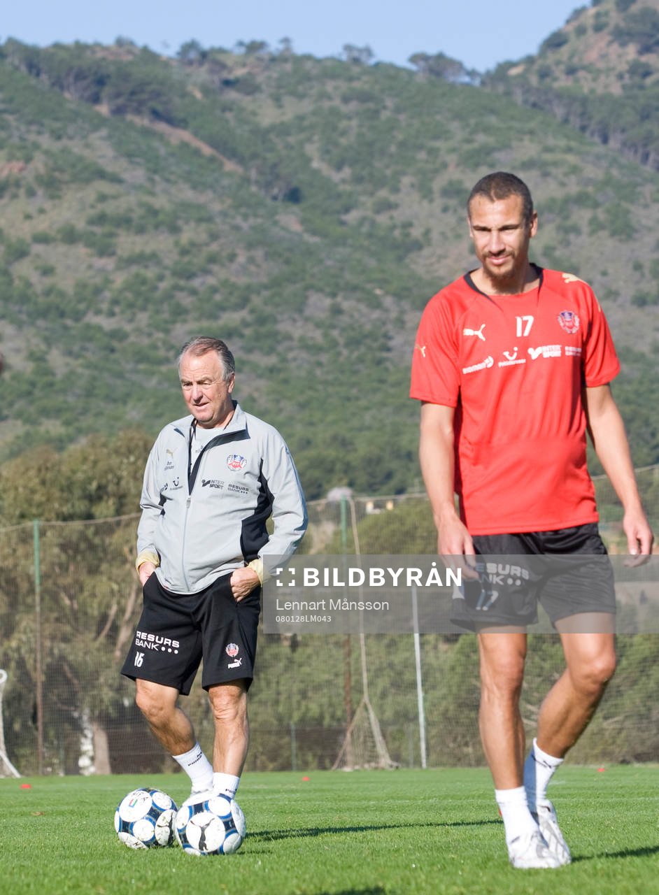 Henrik Larsson och bakom nygamle tränaren Bosse Nilsson