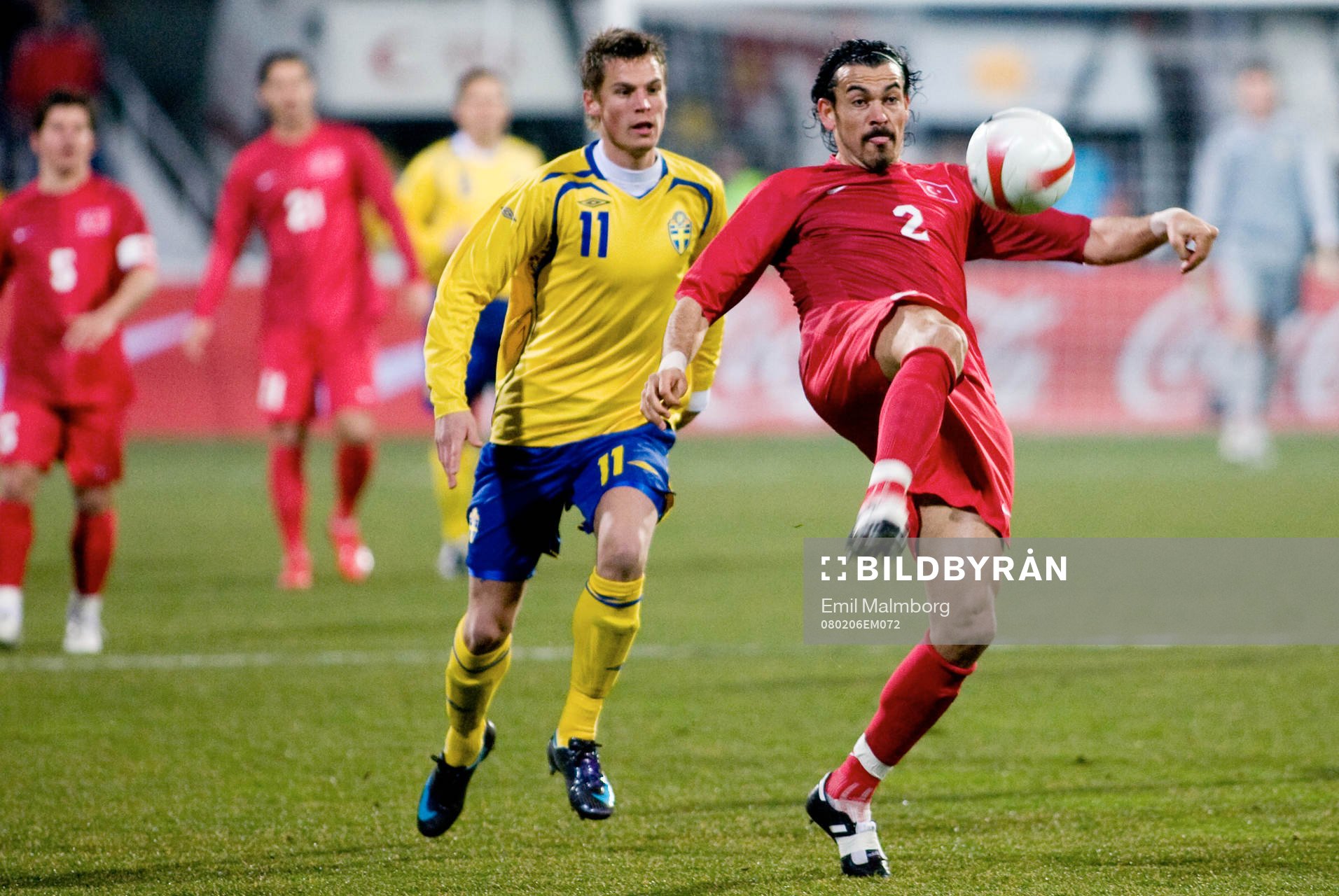  Markus Rosenberg, Sverige jagar Servet Cetin, Turkiet
