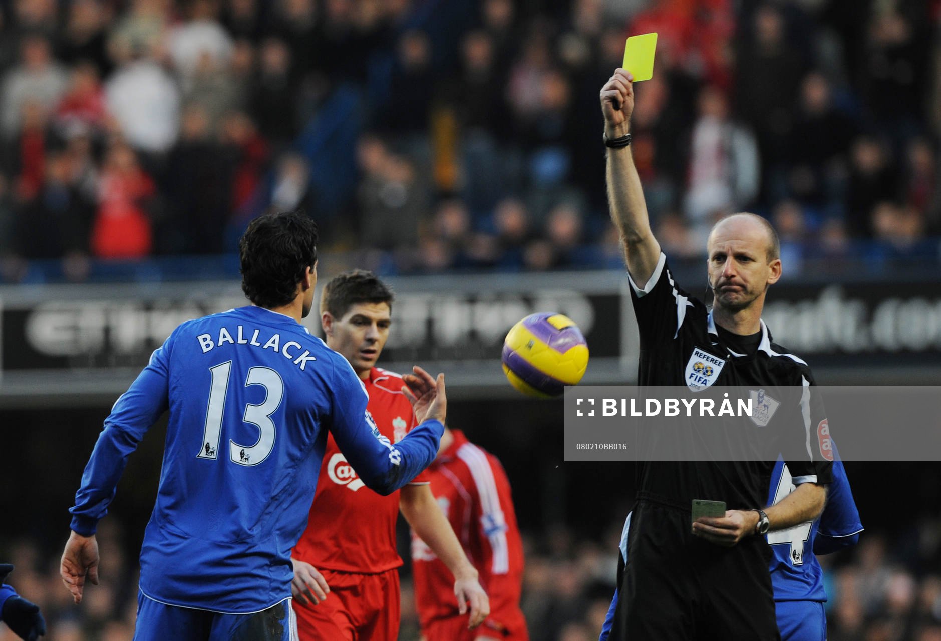 Mike Riley, domare, ger Michael Ballack, Chelsea, gult