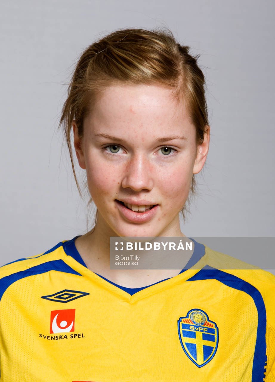 Elin Benjaminsson, Sverige