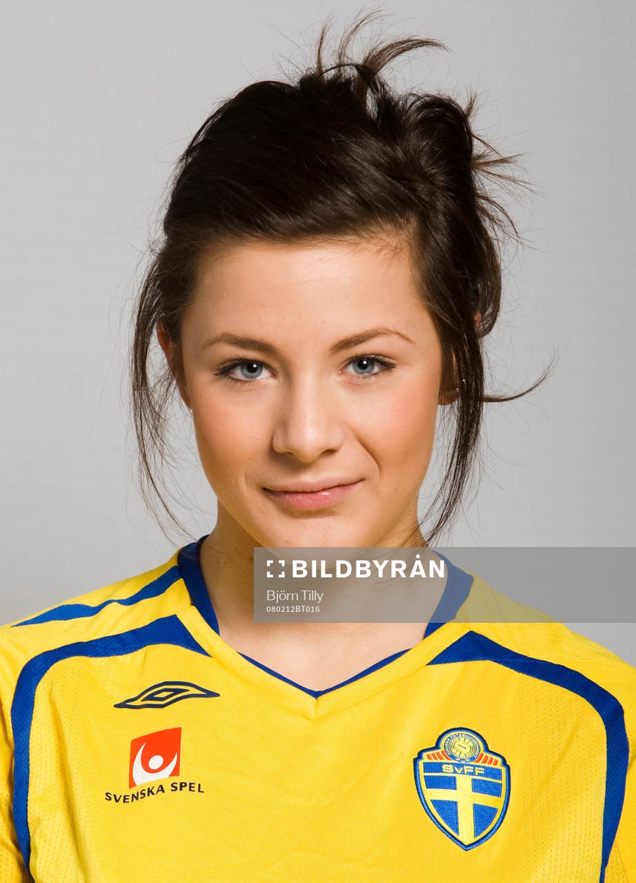 Lisa Lindahl, Sverige