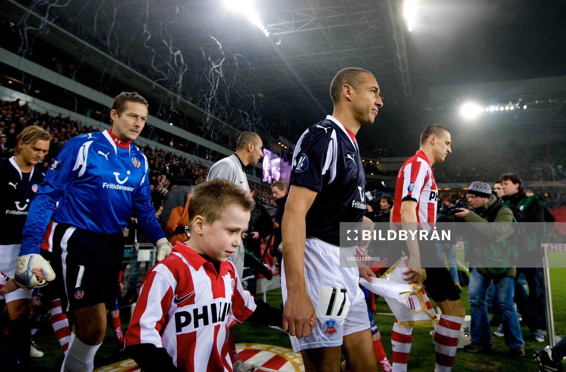 Fotboll, UEFA-cupen, PSV Eindhoven - Helsingborg: Daniel Andersson, målvakt och Henrik Larsson.