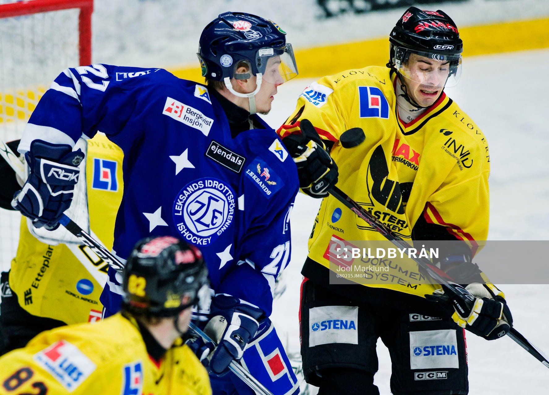 Juha Lind, Leksand, och Rikard Ekström, Västerås, i kamp