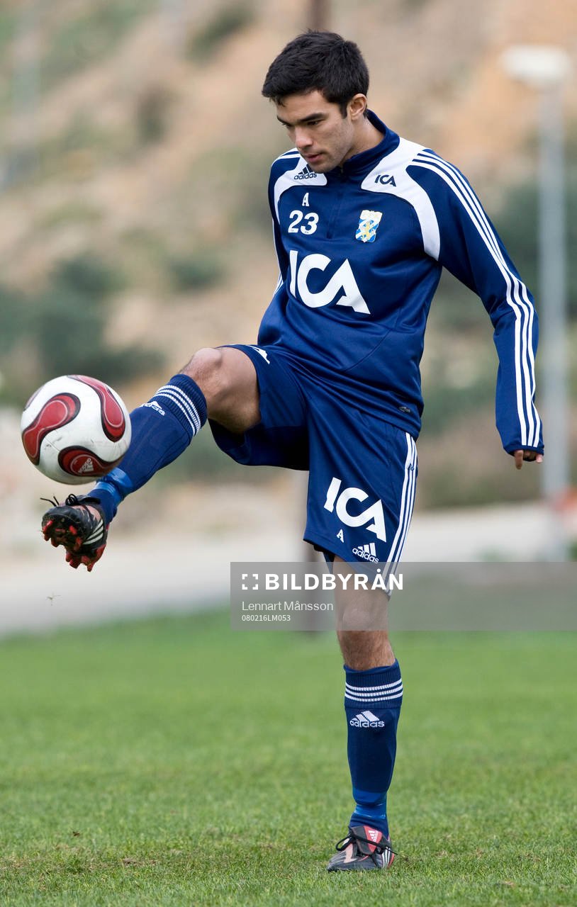 Oskar Gustafsson jonglerar