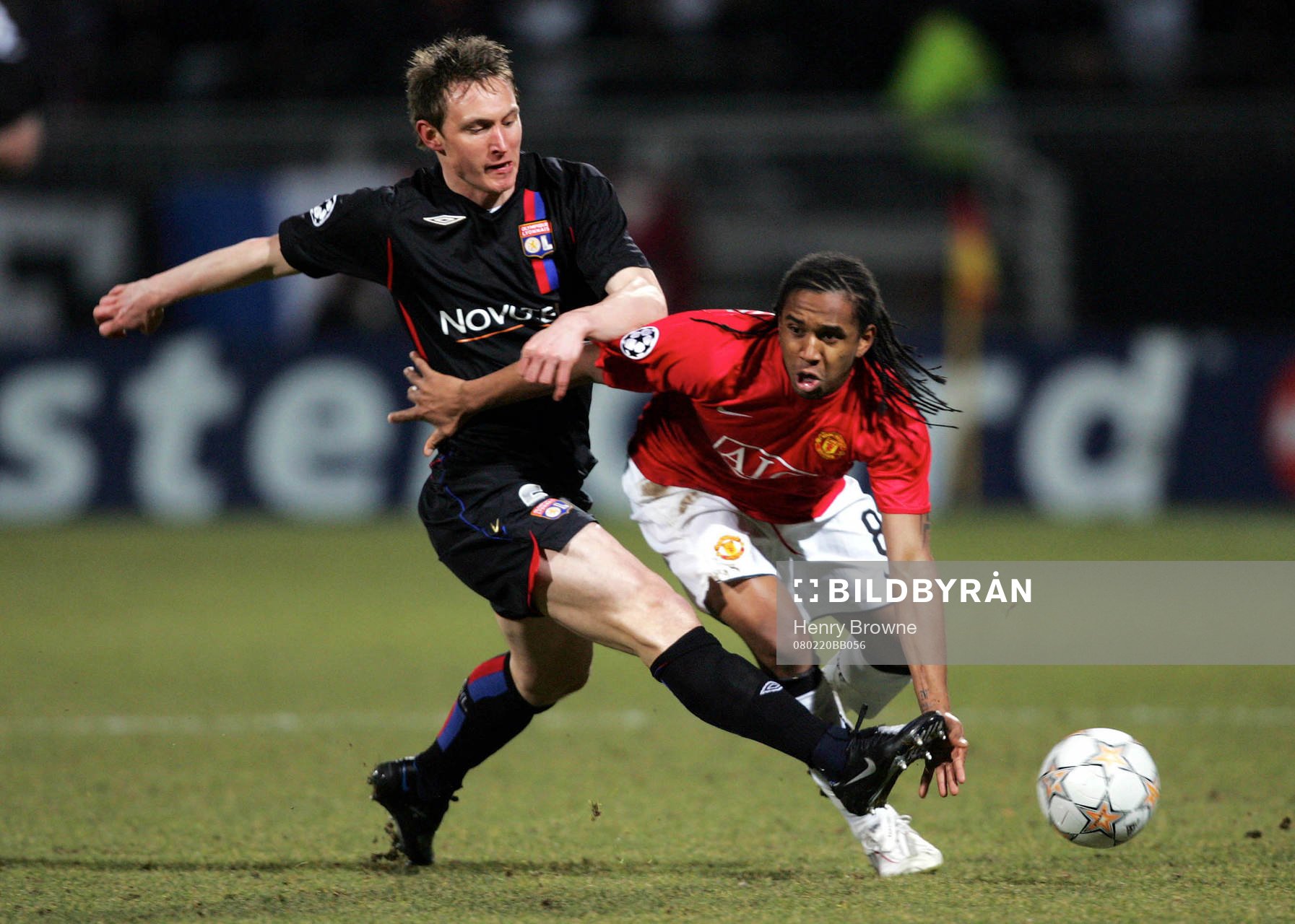Anderson, United tacklas av Kim Källström, Lyon