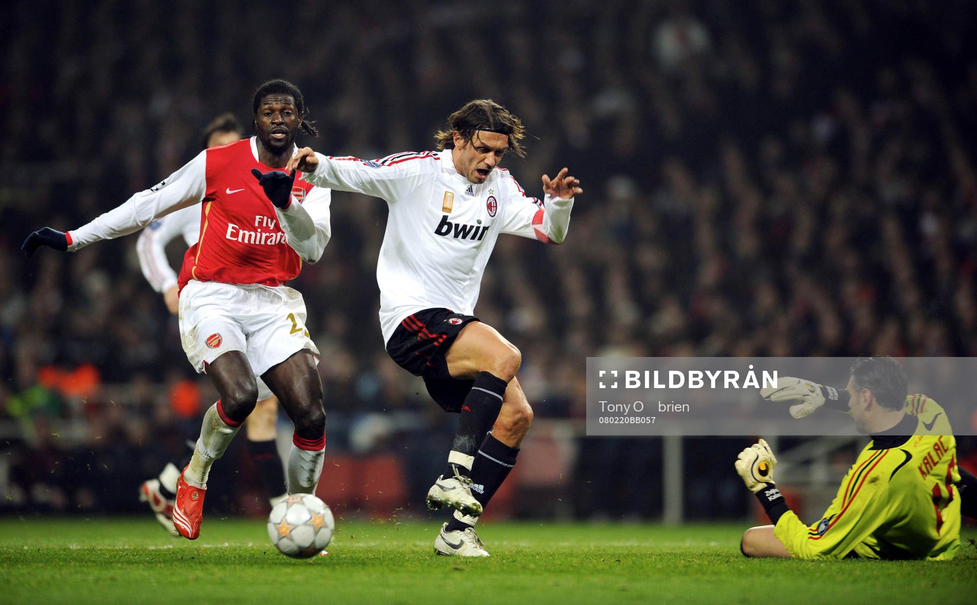 Emmanuel Adebayor och Paolo Maldini